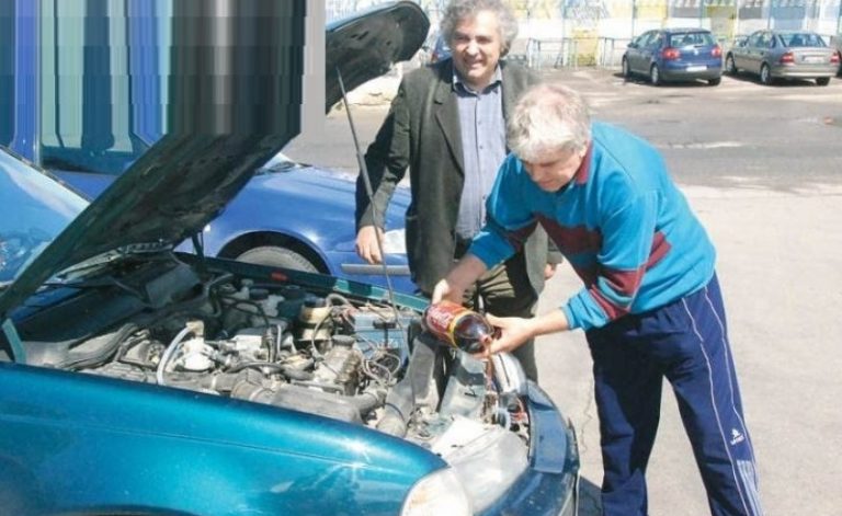 Mașina care merge 5.000 km cu 2 L de APĂ