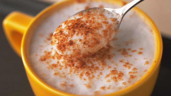 Iaurt sau chefir cu scorțișoară – slăbești delicios!