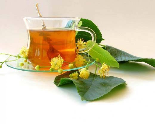 Ceaiul de tei nu trebuie să lipsească din farmacia casei- este util în gripe, afecţiuni cardiovasculare, digestive şi nervoase