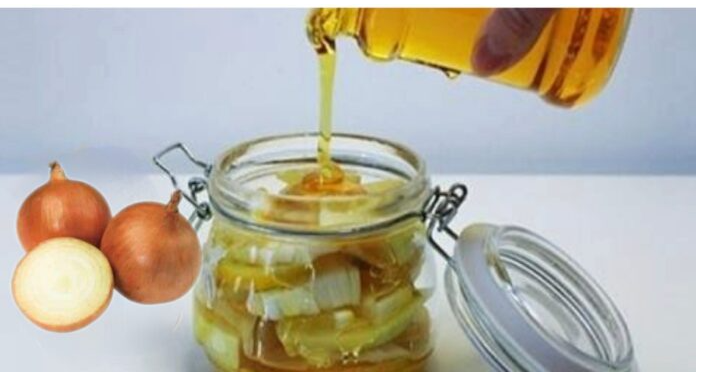 Ceapa cu miere și curcuma vindecă cea mai gravă tuse și curăță plămânii rapid