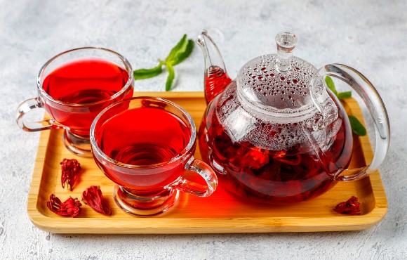 Beți ceai de hibiscus – scade tensiunea, colesterolul, trigliceridele și glucoza!