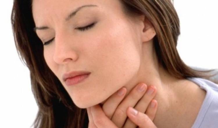 Senzație constantă de nod în gât? Iată care sunt cauzele și ce boli poate ascunde