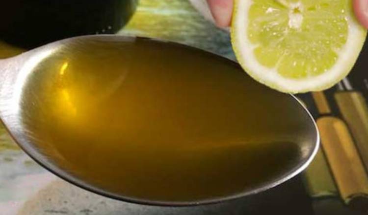 O linguriță cu ulei de măsline dimineața pe stomacul gol face minuni pentru sănătatea ta!